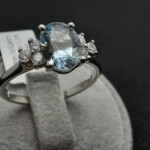 Prsten belo zlato sa brilijantima tcw0,21ct S.I. i akvamarinom , 2.66gr/585 cena: 102000din